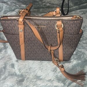 Michael kors purse